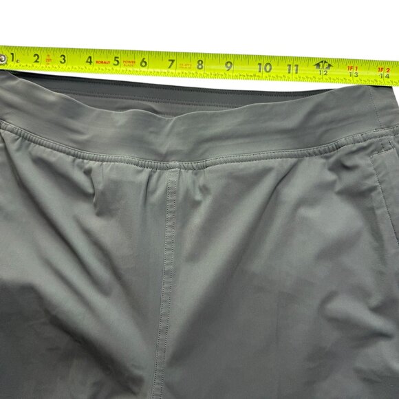 Lululemon Gray Sweatpants Joggers.  Size Women's US 8 (Medium) 28" Inseam - Picture 5 of 9